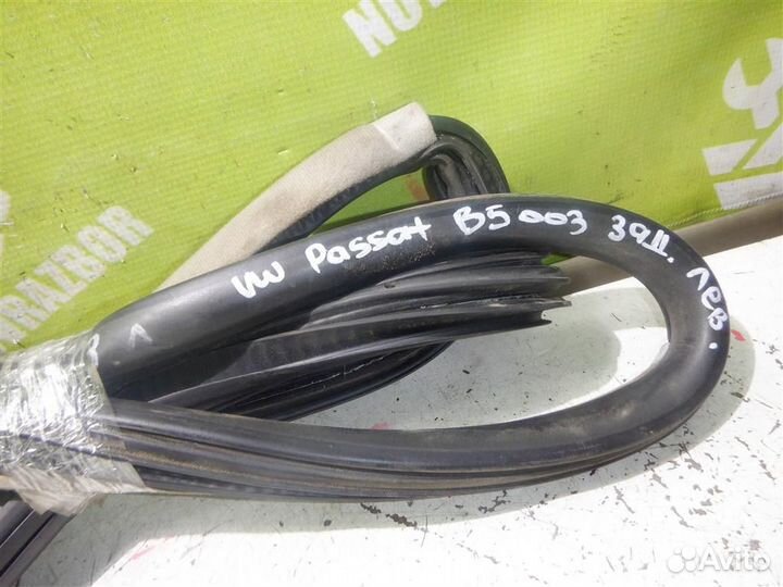 Уплотнитель двери Фольксваген Пассат Б5
