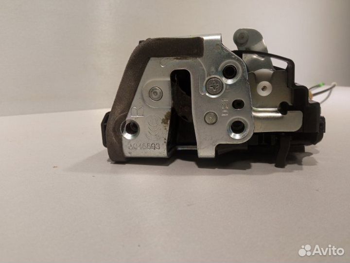 Замок двери задний правый Toyota Rav 4 Ca 40