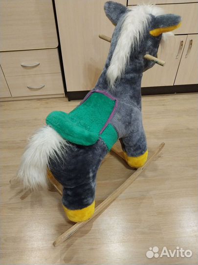 Детская качалка лошадь