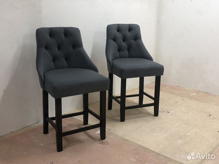 Полубарный стул серый