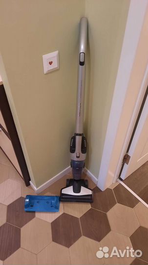 Пылесос беспроводной Philips Power Pro Aqua