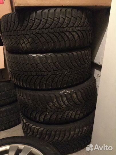 Kumho 722 225/40 R18 92V