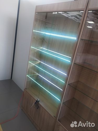 Стеллаж со стеклом