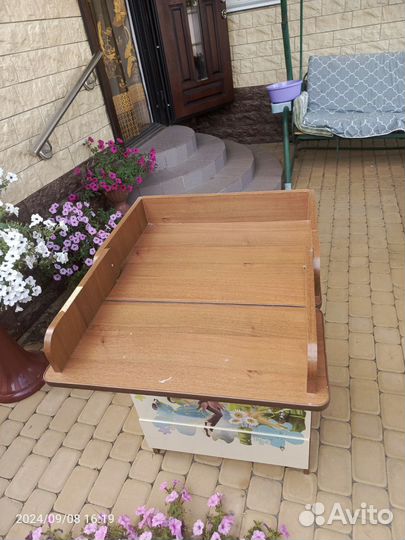 Пеленальный столик