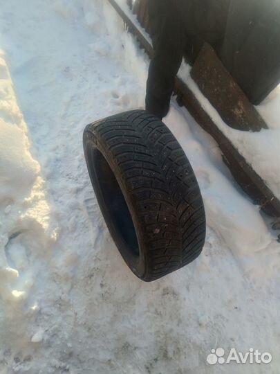 Michelin X-Ice North 4 225/45 R17
