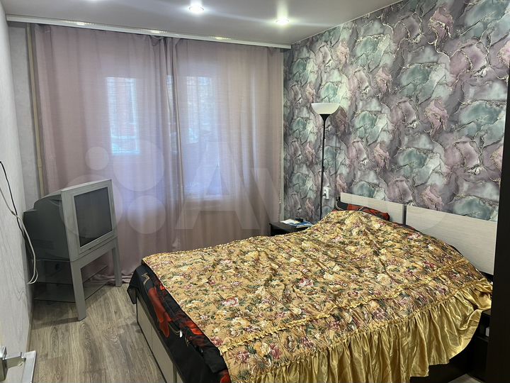 2-к. квартира, 65 м², 1/10 эт.