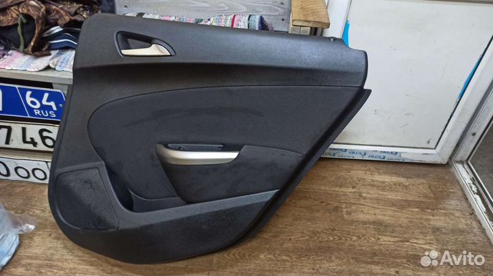 Обшивки дверей Opel Astra J 5 DR хетчбек