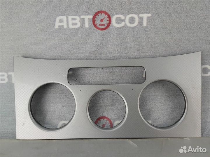Накладка бу отопителем VW Passat (B6) 2005-2010
