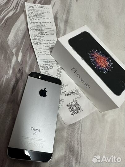 iPhone SE, 32 ГБ