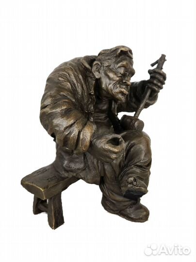 Бронзовая статуэтка