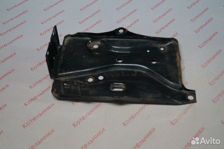 Nissan 64866-0M800 Площадка аккумулятора