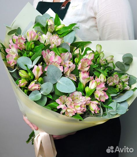 Букет из розовой Альстромерии 