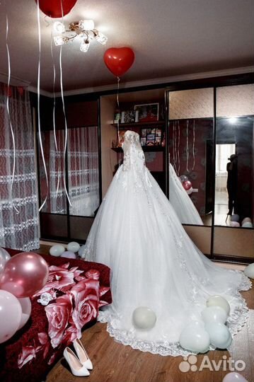 Свадебное платье