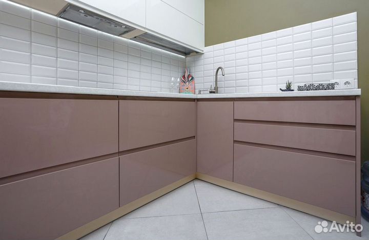 Кухня угловая на заказ.мдф фасады