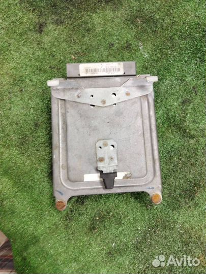 Блок управления двигателем Mazda 626 GF FSD8-18881