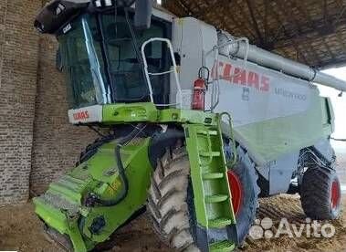 На разборке сельхозтехника Claas
