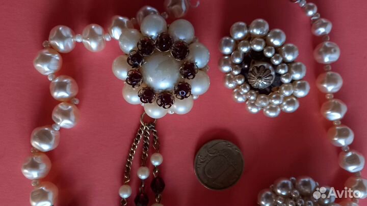 Коллекция винтажные броши и бусы