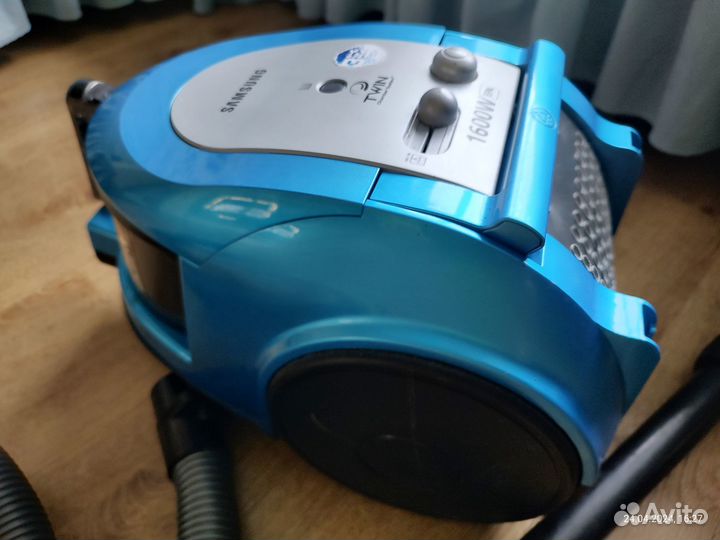 Пылесос Samsung SC6534 1800W в отличном состоянии