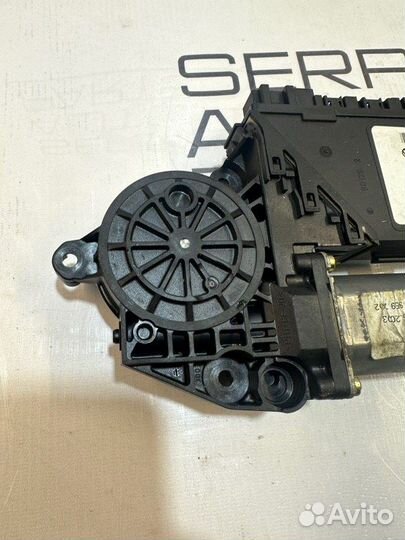 Моторчик стеклоподьёмника передний правый