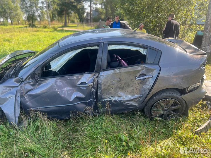Mazda 3 1.6 МТ, 2008, битый, 370 000 км