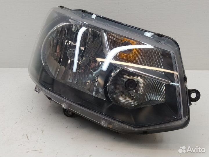 Б/У Фара правая Европа. в хорошем состоянии