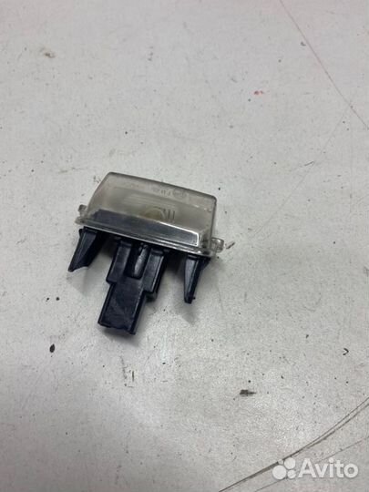 Плафон освещения номерного знака задний Toyota