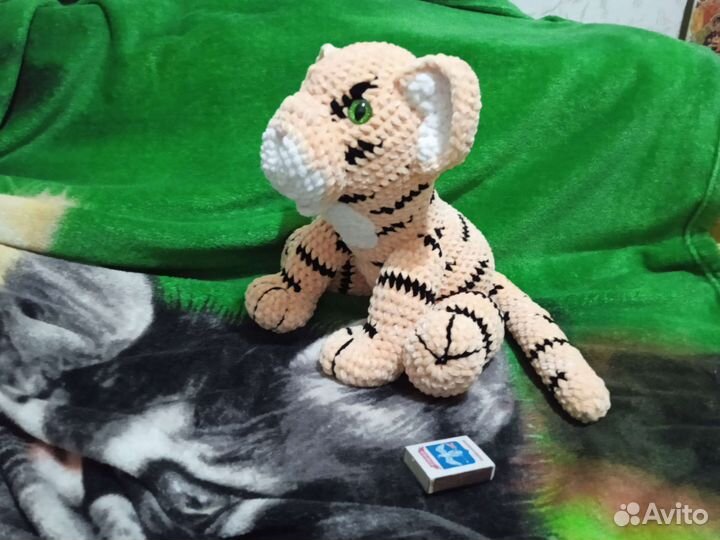 Игрушка Тигрёнок велюровый,вязаный,30на35см