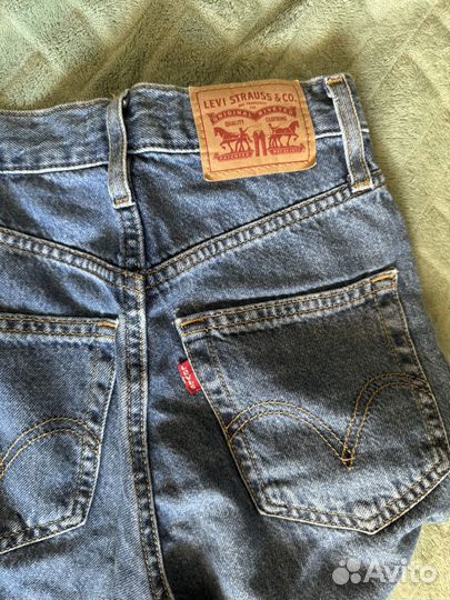 Джинсы levis