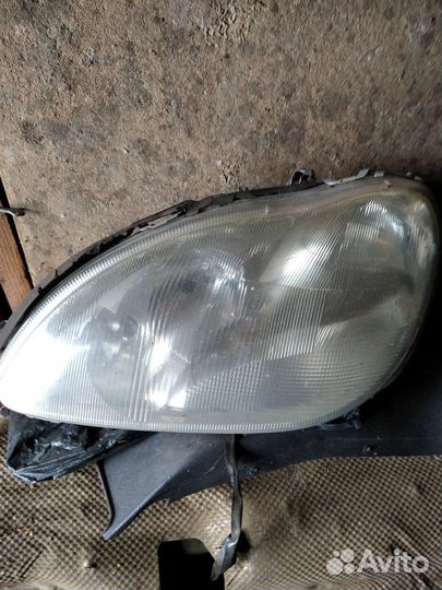 Фара левая Mercedes s 220