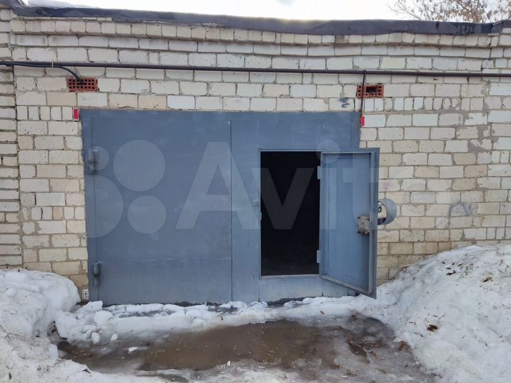 Гараж, > 30 м²