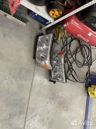 Фары toyota tundra