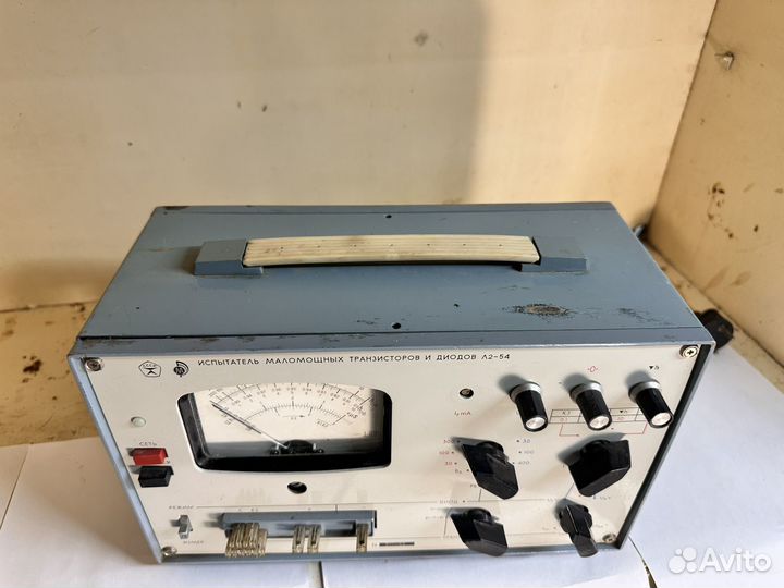 Испытатель маломощных транзисторов И диодов Л2-54