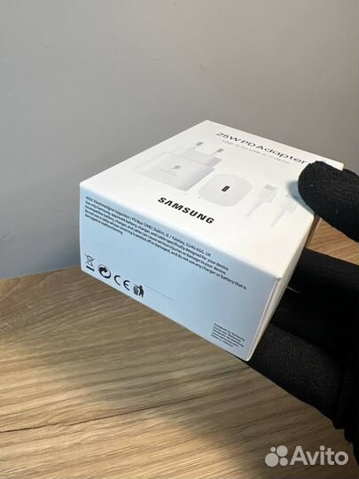 Зарядное устройство для мобильного телефона оригин