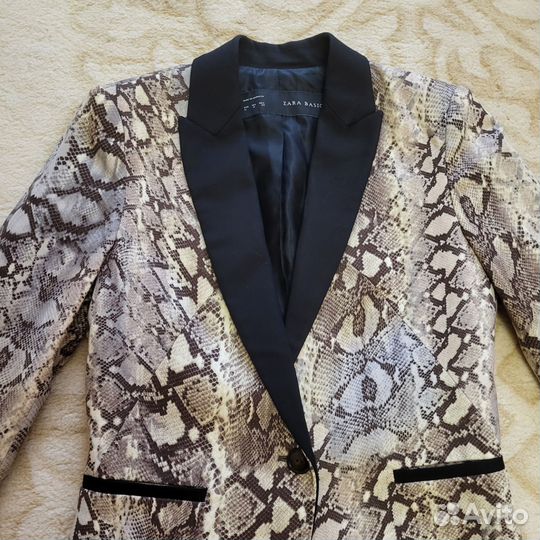 Костюм женский