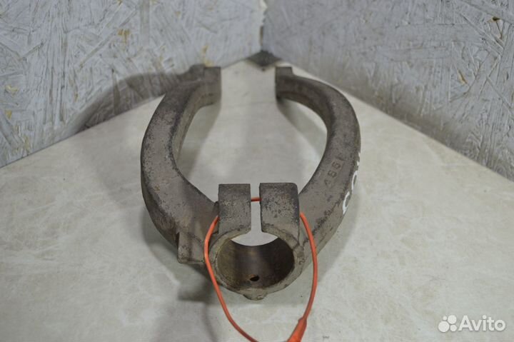 Кронштейн стойки передний правый Hyundai Sonata 5