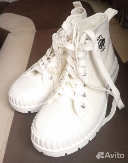 Кроссовки женские 36 размер новые