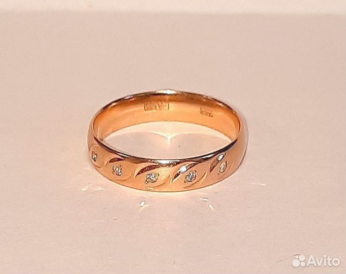 Золотое кольцо с бриллиантами