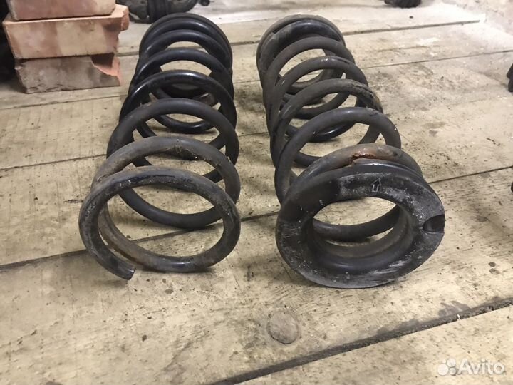 Пружина задняя Nissan Pathfinder R51 2005-2014