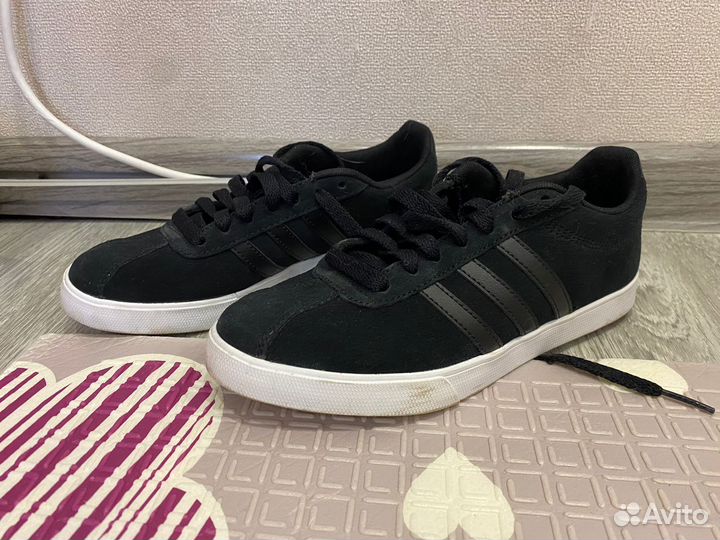 Кроссовки женские adidas 35,5 размер