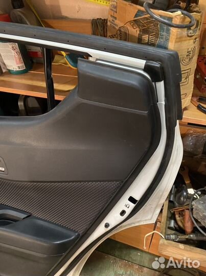 67630F4010C6 Обшивка задней двери Тойота C-HR