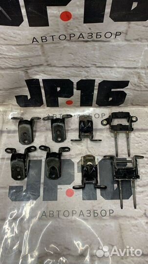 Петля двери задняя правая Infiniti Fx35 S50 VQ35DE