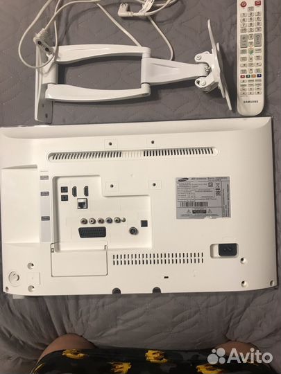 Телевизор samsung SMART tv 22
