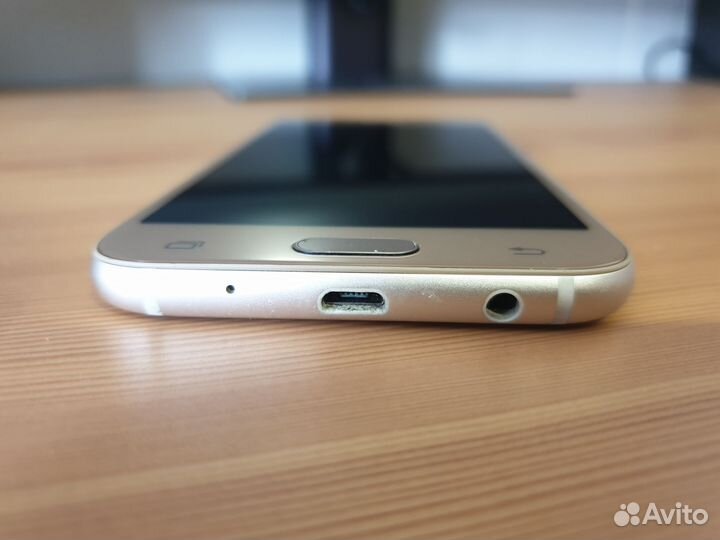 Смартфон Samsung Galaxy J5 2017 (SM-J530F)