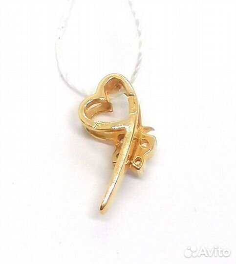 Золотая подвеска с камнем