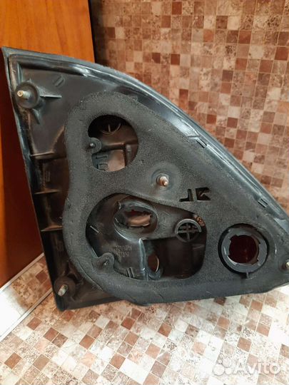 Задний фонарь lexus rx 300