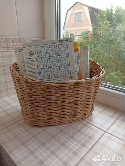 Корзина плетеная из бумажной лозы