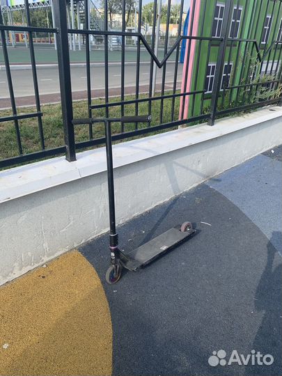 Дека на трюкавой самокат