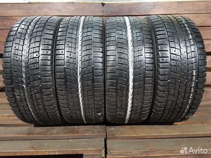 Dunlop SP Winter Ice 01 215/55 R16