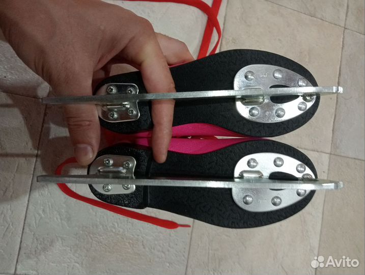 Продам детские коньки