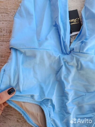 Купальник слитный новый 44